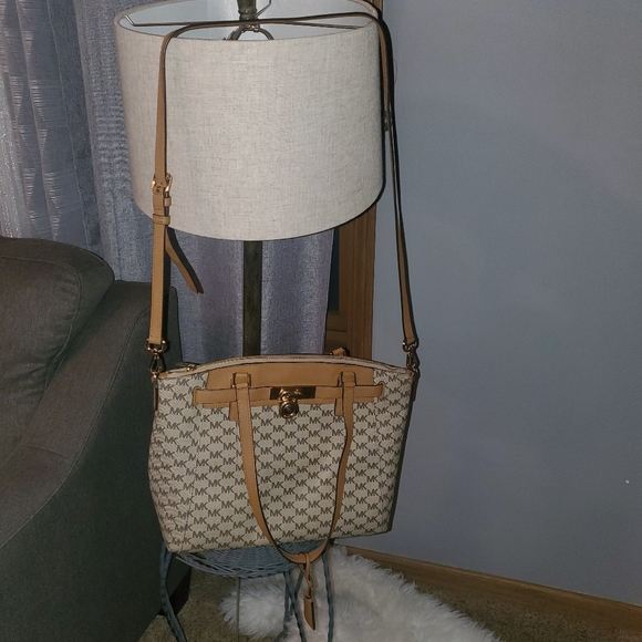 Michael Kors Purse - Picture 3 of 4